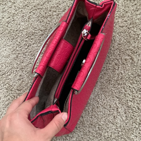 Guess? Hot Pink Logo Crossbody Purse - Picture 5 of 7